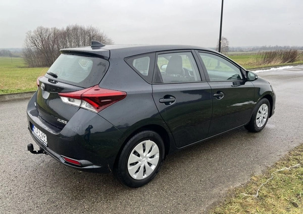 Toyota Auris cena 54200 przebieg: 97551, rok produkcji 2016 z Niemodlin małe 137